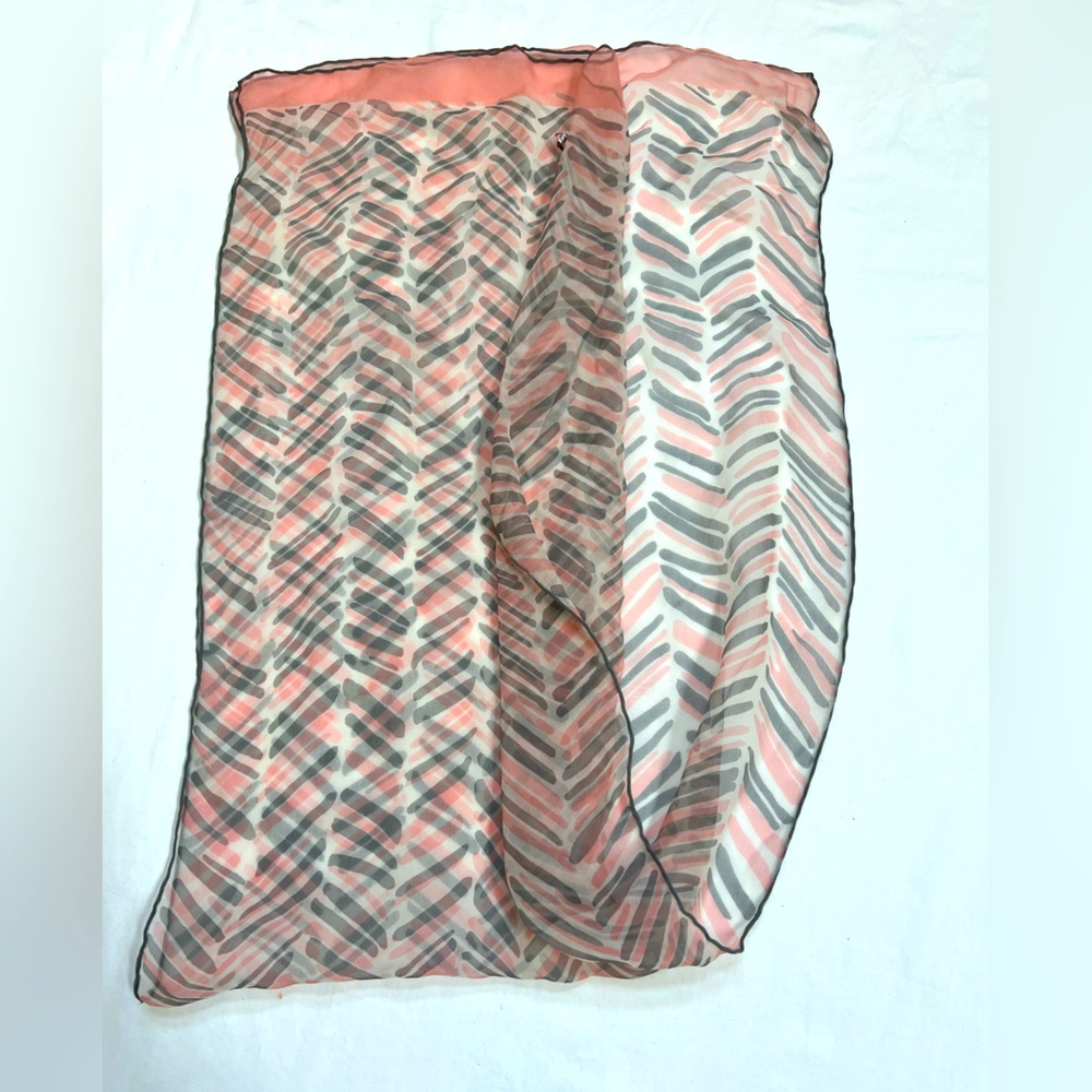 Shear Scarf Pink Gray Print Rectangle Rolled Edge 14"x 42" Unbranded Lightweight - Picture 6 of 6